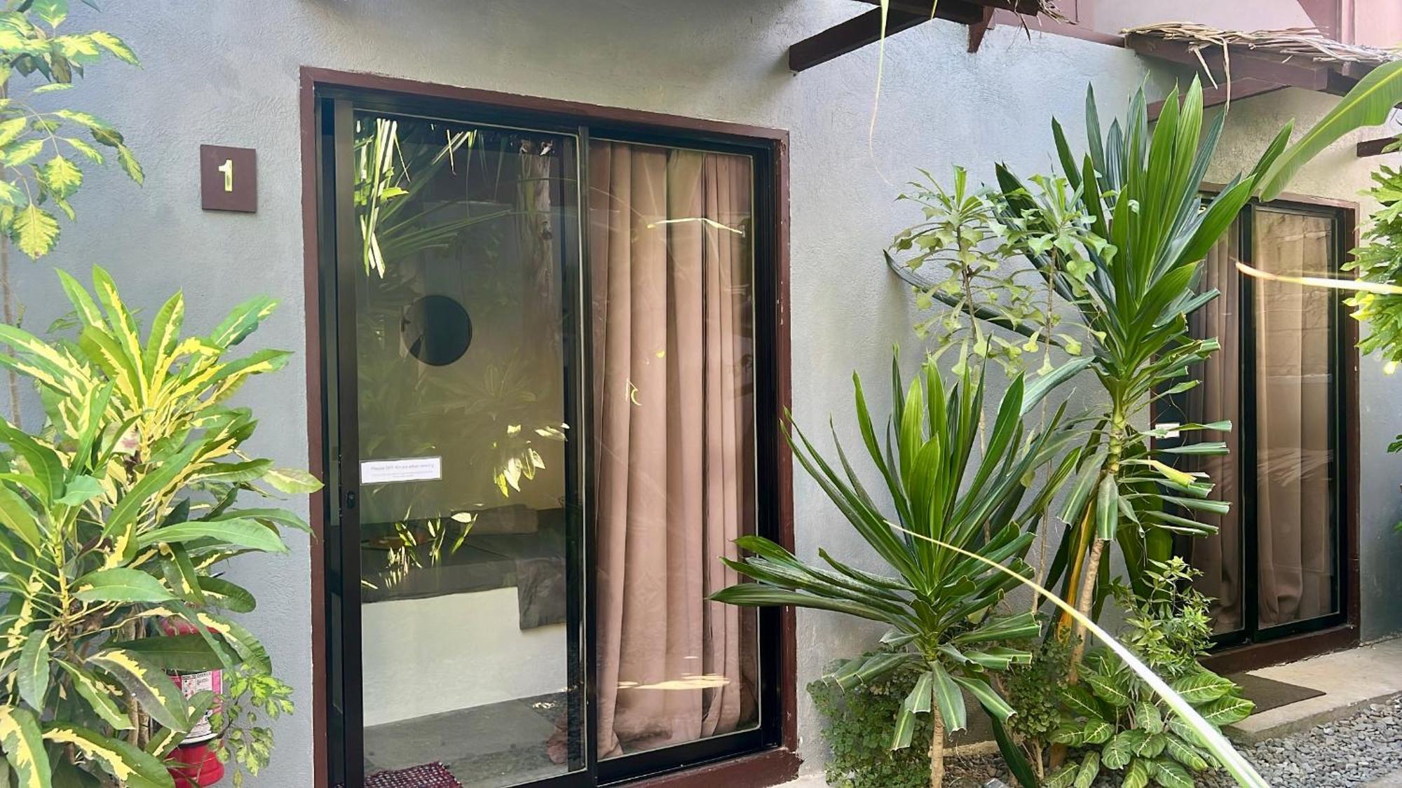 Yay Lodge Siargao, Private Room 1 With Ac & Hot Shower And Fast Starlink Wifi General Luna  Eksteriør billede