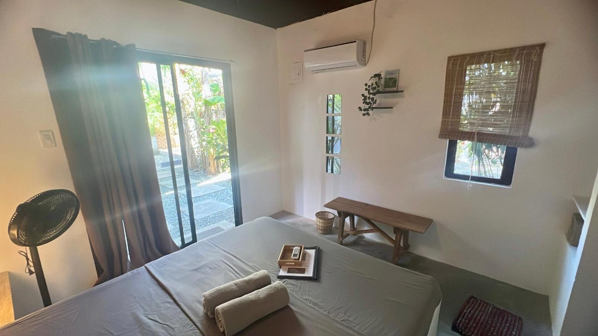 Yay Lodge Siargao, Private Room 1 With Ac & Hot Shower And Fast Starlink Wifi General Luna  Eksteriør billede